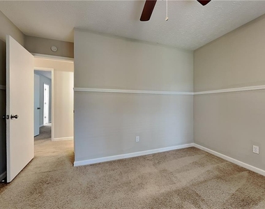 5142 Manitou Way - Photo Thumbnail 11