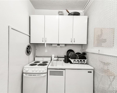 3635 Cantrell Road - Photo Thumbnail 6