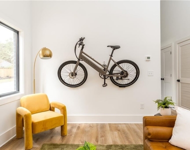1160 Gracewood Avenue Se - Photo Thumbnail 8