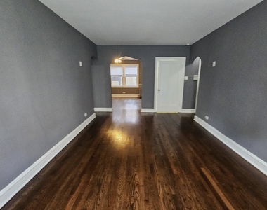 6551 N Francisco Avenue - Photo Thumbnail 6