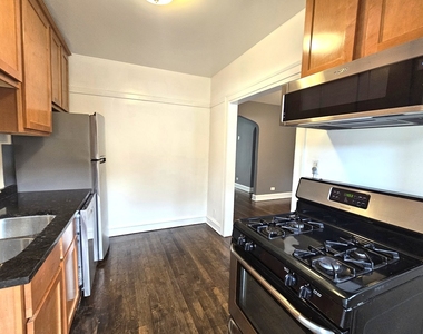 6551 N Francisco Avenue - Photo Thumbnail 8