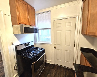 6551 N Francisco Avenue - Photo Thumbnail 9
