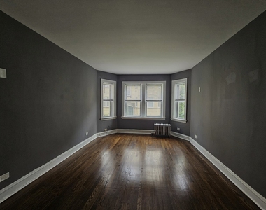 6551 N Francisco Avenue - Photo Thumbnail 3