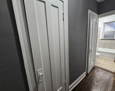 6551 N Francisco Avenue - Photo Thumbnail 12