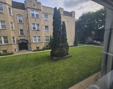 6551 N Francisco Avenue - Photo Thumbnail 5