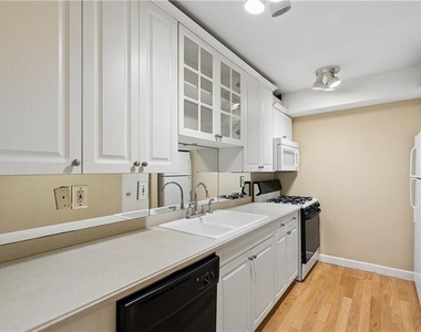 395 Pharr Road - Photo Thumbnail 6