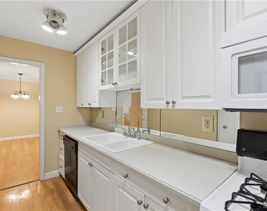 395 Pharr Road - Photo Thumbnail 8