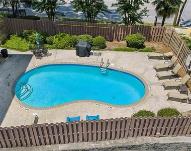 395 Pharr Road - Photo Thumbnail 20
