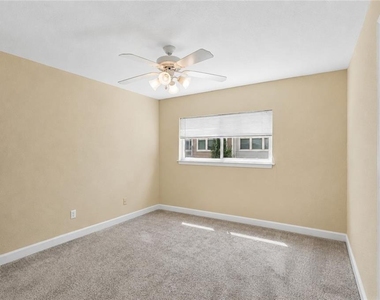 395 Pharr Road - Photo Thumbnail 13