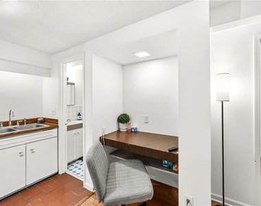 3635 Cantrell Road - Photo Thumbnail 5