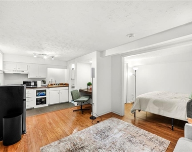 3635 Cantrell Road - Photo Thumbnail 6