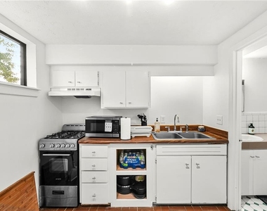 3635 Cantrell Road - Photo Thumbnail 4