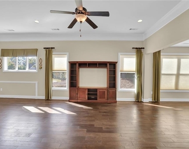 3708 Majestick Oak Dr - Photo Thumbnail 9