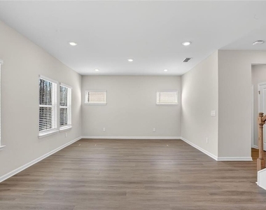 6929 Winchester Place - Photo Thumbnail 15