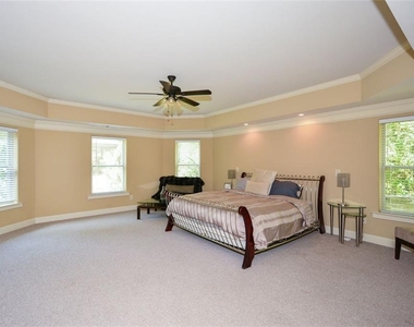 2210 Spalding Drive - Photo Thumbnail 45