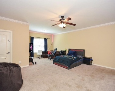 2210 Spalding Drive - Photo Thumbnail 60
