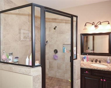 2210 Spalding Drive - Photo Thumbnail 65