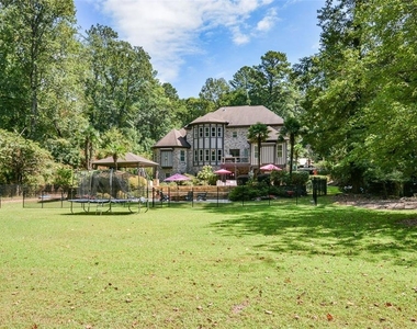 2210 Spalding Drive - Photo Thumbnail 6