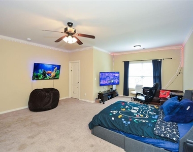 2210 Spalding Drive - Photo Thumbnail 53