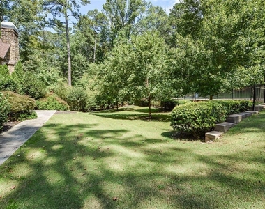 2210 Spalding Drive - Photo Thumbnail 13