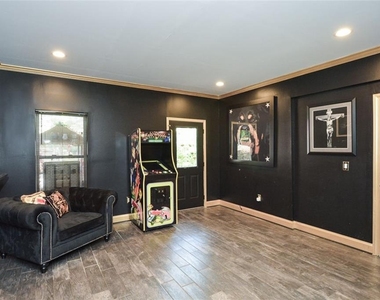 2210 Spalding Drive - Photo Thumbnail 74