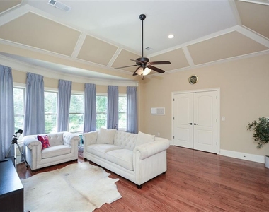 2210 Spalding Drive - Photo Thumbnail 25