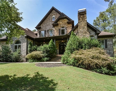 2210 Spalding Drive - Photo Thumbnail 2