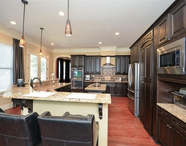 2210 Spalding Drive - Photo Thumbnail 32