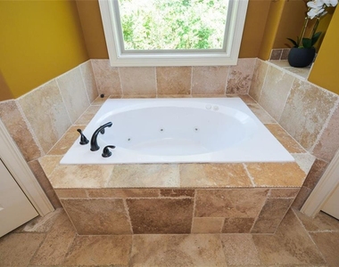 2210 Spalding Drive - Photo Thumbnail 51