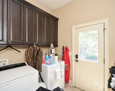 2210 Spalding Drive - Photo Thumbnail 77