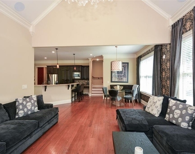 2210 Spalding Drive - Photo Thumbnail 23