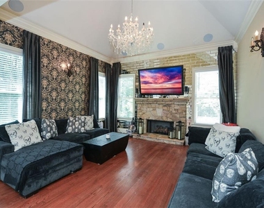 2210 Spalding Drive - Photo Thumbnail 21