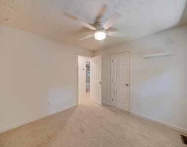 102 Vanessa Drive Se - Photo Thumbnail 25