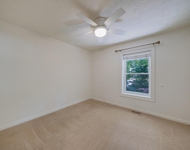 102 Vanessa Drive Se - Photo Thumbnail 27