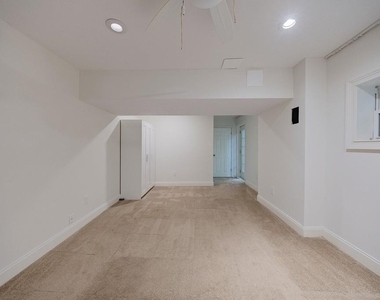 102 Vanessa Drive Se - Photo Thumbnail 6