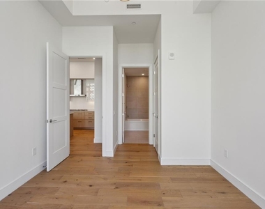 2425 Peachtree Road Ne - Photo Thumbnail 24