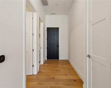 2425 Peachtree Road Ne - Photo Thumbnail 2