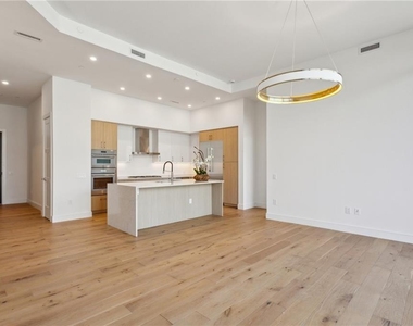 2425 Peachtree Road Ne - Photo Thumbnail 14