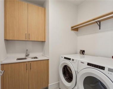 2425 Peachtree Road Ne - Photo Thumbnail 16