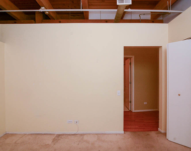 375 W Erie Street - Photo Thumbnail 13