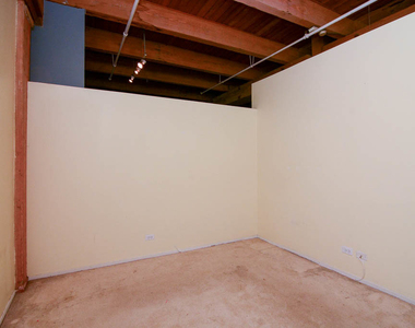 375 W Erie Street - Photo Thumbnail 14