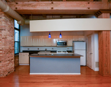 375 W Erie Street - Photo Thumbnail 1
