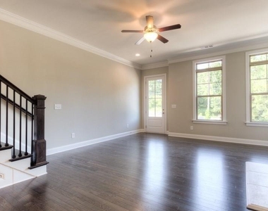 2286 Mclean Chase Se - Photo Thumbnail 4