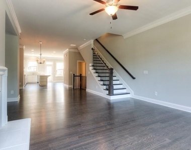 2286 Mclean Chase Se - Photo Thumbnail 3