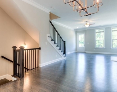 2286 Mclean Chase Se - Photo Thumbnail 5