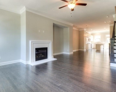 2286 Mclean Chase Se - Photo Thumbnail 1