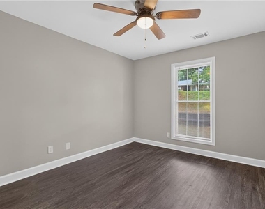 1540 Spender Drive - Photo Thumbnail 24