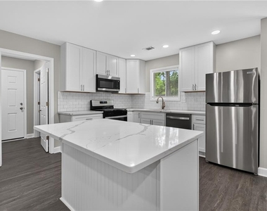 1540 Spender Drive - Photo Thumbnail 3