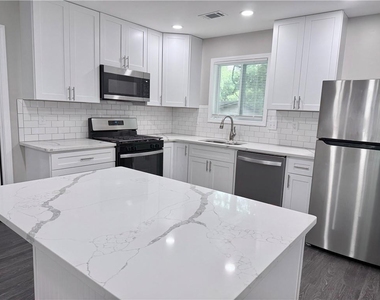 1540 Spender Drive - Photo Thumbnail 1