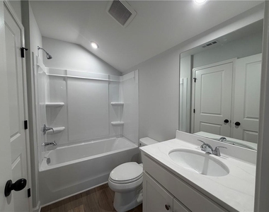 139 Jacobs Hollow Street - Photo Thumbnail 18
